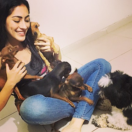 Jeniffer Piccinato is a dog lover