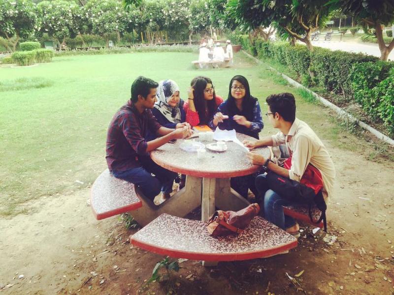 Safoora Zargar With Her Friends at Jamia Millia Islamia