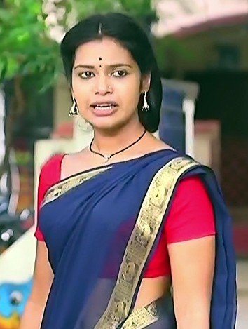 Dharsha Gupta in Mullum Malarum