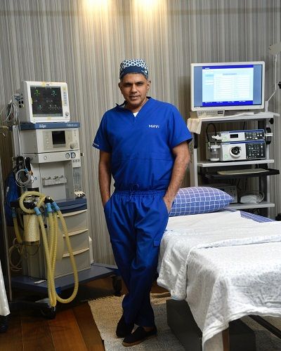 Dr Muffazal Lakdawala in His Hospital