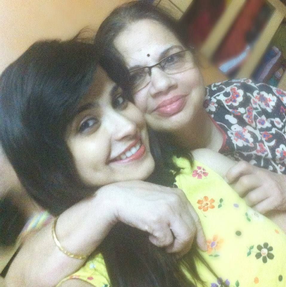 Harsha Khandeparkar With Her Mother