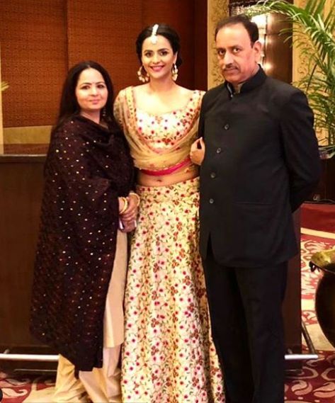 Prachi Tehlan with her parents