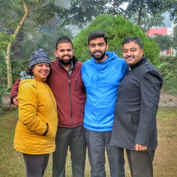 Rahul dua with his family