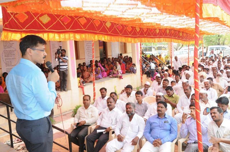 Tukaram Mundhe delivering a speech in public
