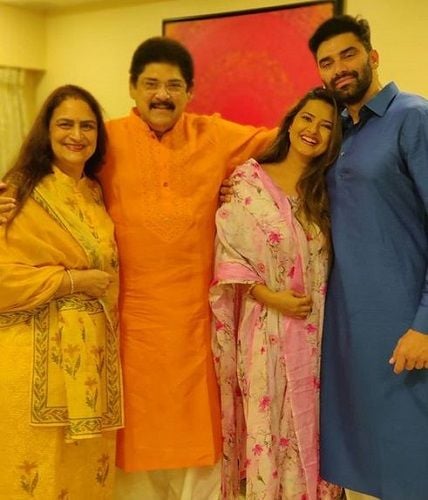 Anita Dheer With Her Family