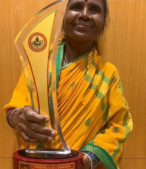 Gangavva With Her Award