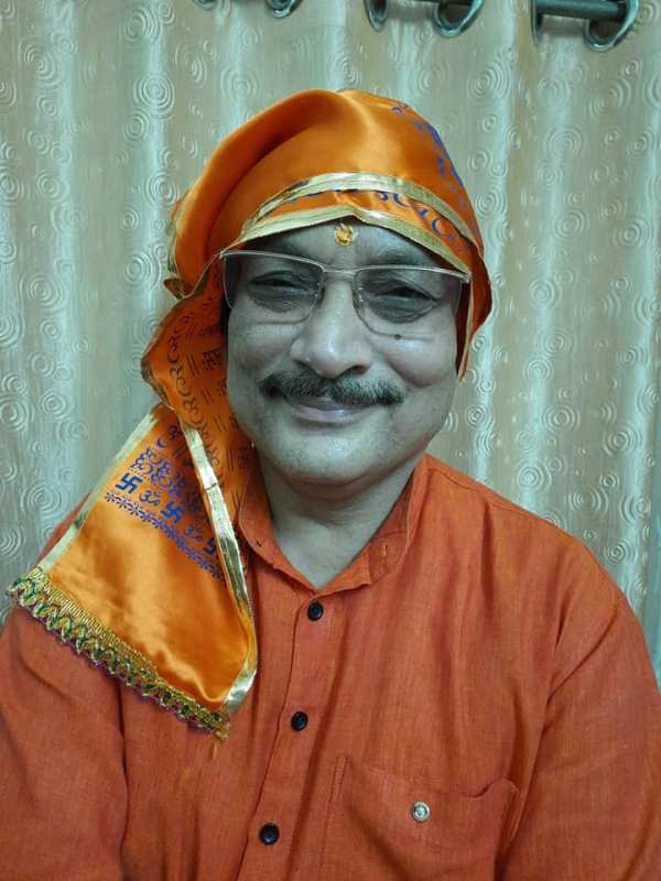 Gupteshwar Pandey wearing Bhagwa