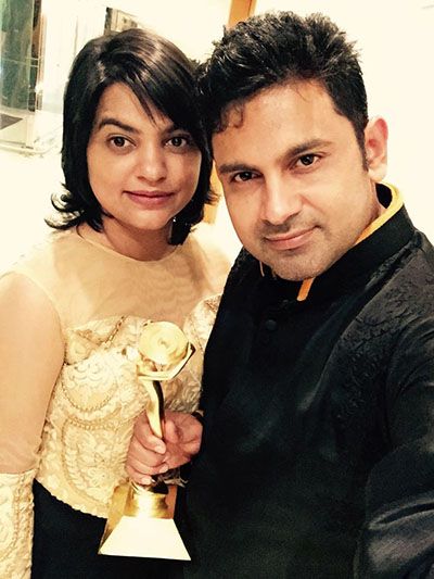 Manoj Muntashir with his Wife