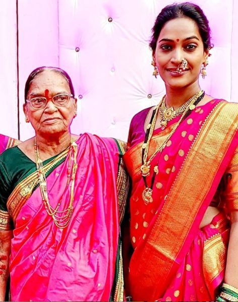 Rajshree Thakur with her mother