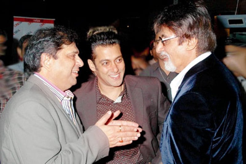 Ravi Chopra with Salman Khan and Amitabh Bachchan during Baghban promotion