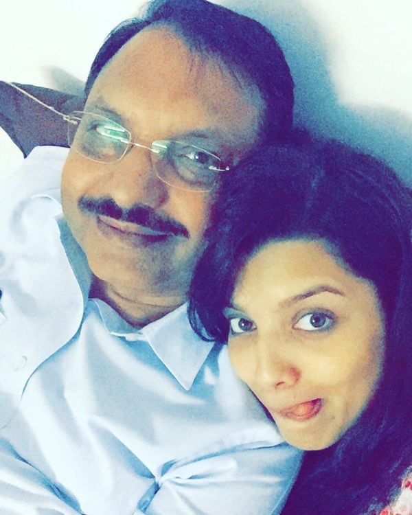 Riya Deepsi with her father