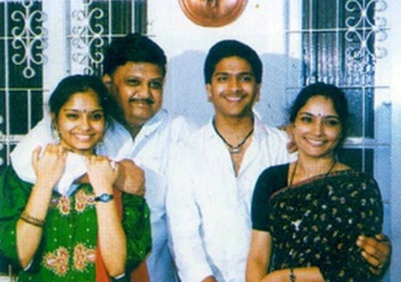 Savithri Balasubrahmanyam (extreme right) with her husband S. P. Balasubrahmanyam (2nd left), daughter Pallavi and son S. P. B. Charan