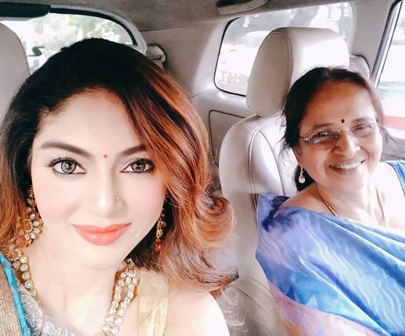 Sanam Shetty with her mother