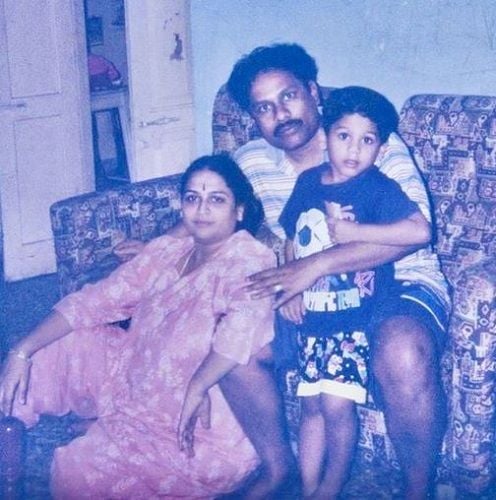 Suresh Chakravarthy's Old Picture With His Wife and Son