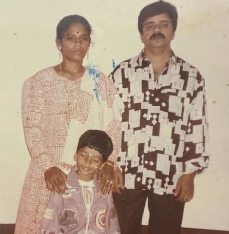 Balaji Murugadoss with his parents