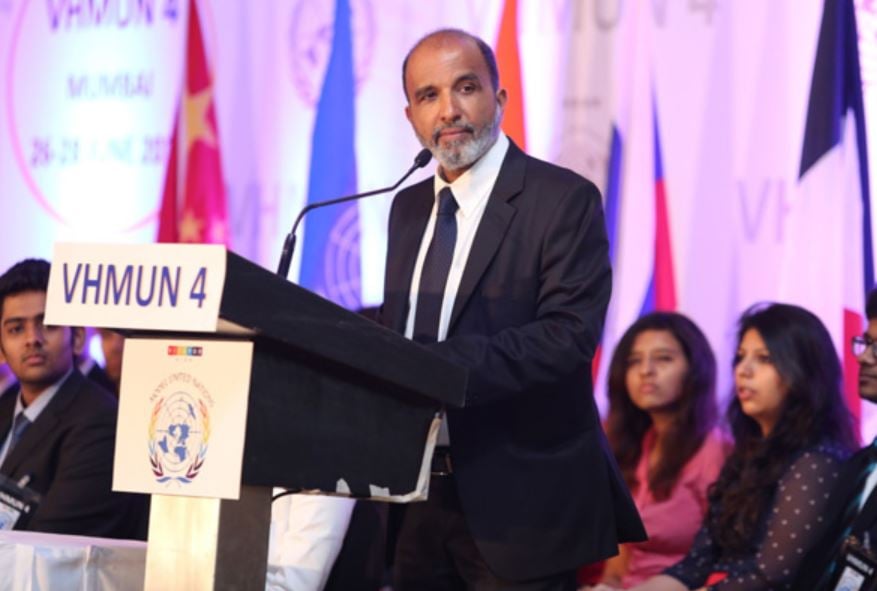 Sanjay Jha addressing the delegates at the 4th edition of VHNUM
