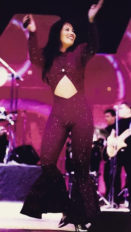 selena quintanilla body shape