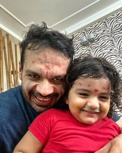Gaurav Taneja with his Daughter