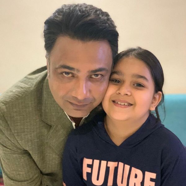 Hemant Kher with her daughter