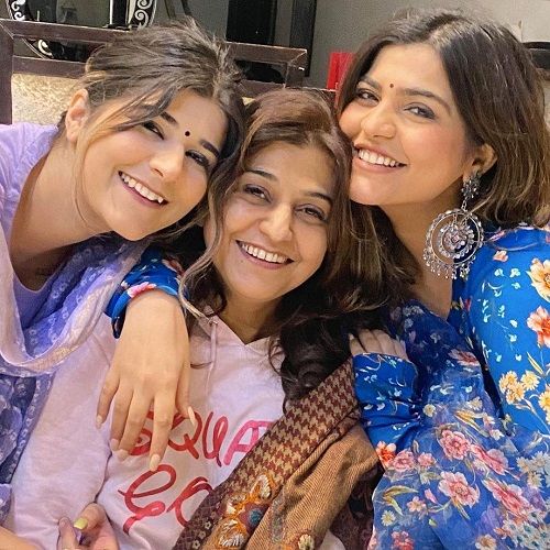 Kritika Khurana with her mother and sister