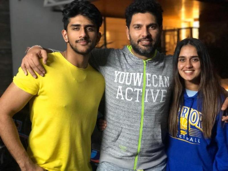 Yuvraj Singh Height Age Girlfriend Wife Family Biography 