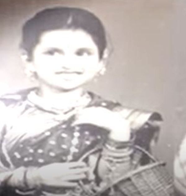 Geetanjali Kulkarni's childhood picture