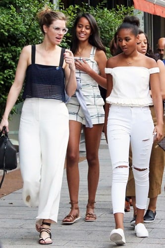 Sasha and Malia Obama hanging out with their friends