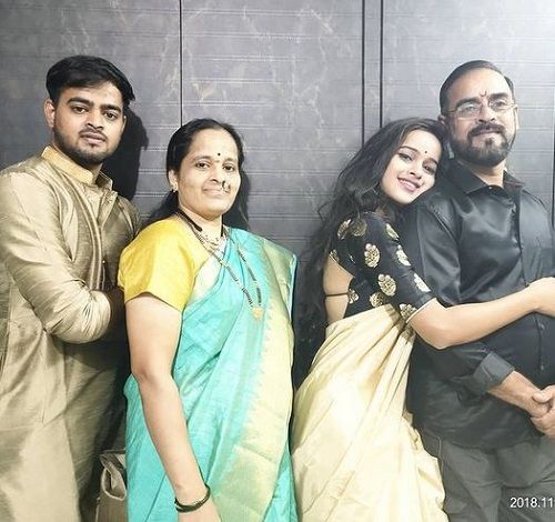 Chinmayee Salvi with her family