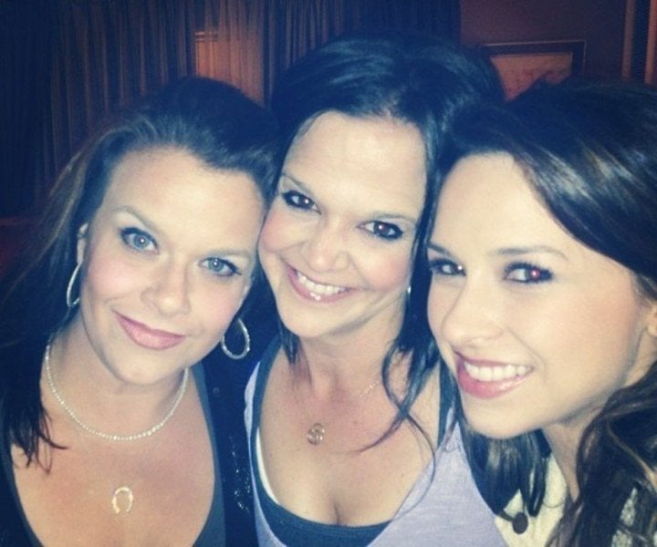 Lacey Chabert with her sisters