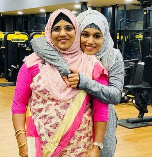 Majiziya Bhanu with her mother