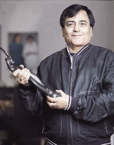 Narendra Chanchal with his Filmfare award