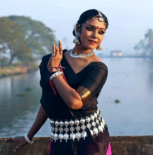 Sandhya Manoj performing Odissi dance