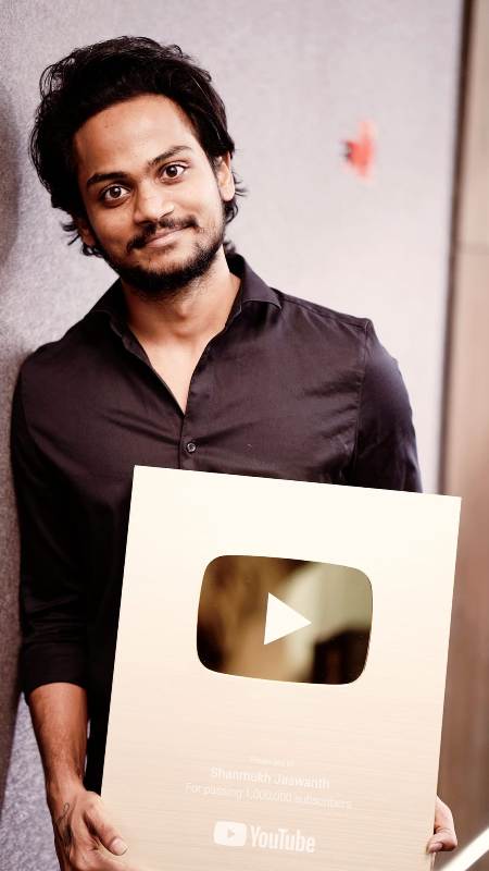 Shanmukh Jaswanth's Gold Play Button