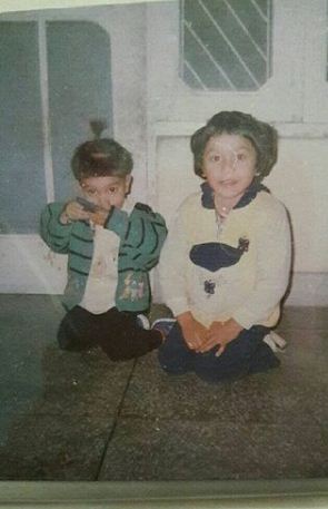 Aarushi Chib in childhood with her brother
