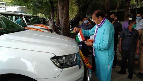 Anil Deshmukh with his car
