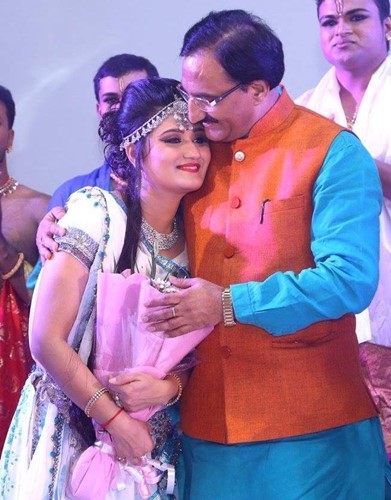 Arushi Nishank with her father, Ramesh Pokhriyal