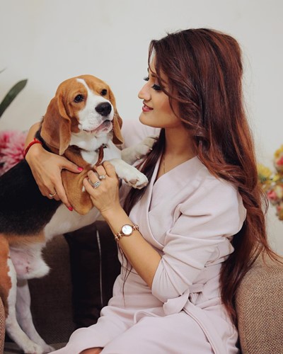 Arushi Nishank with her pet dog Tazz