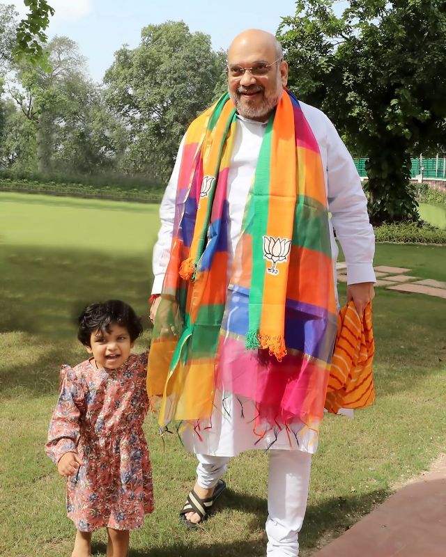 Jay Shah's daughter, Rudri, with her grandfather, Amit Shah