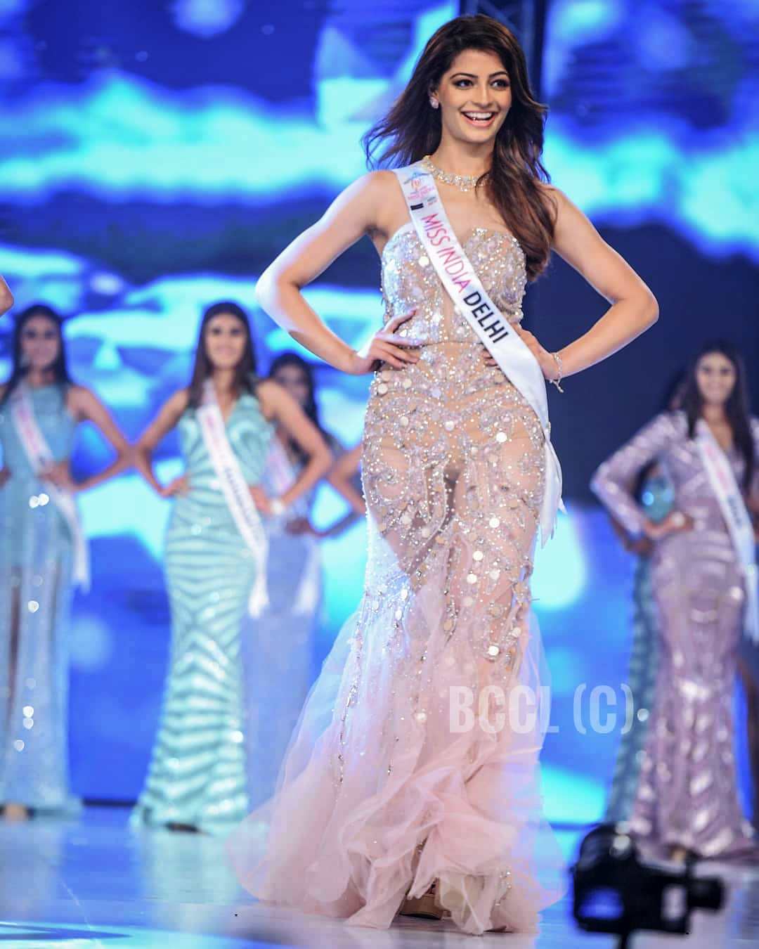 Mansi Sehgal walking performing a ramp walk after winning Miss India Delhi 2019