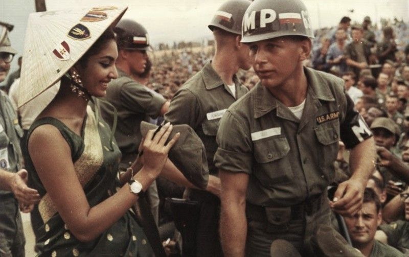 Reita Faria in Vietnam to cheer American troops during Vietnam war