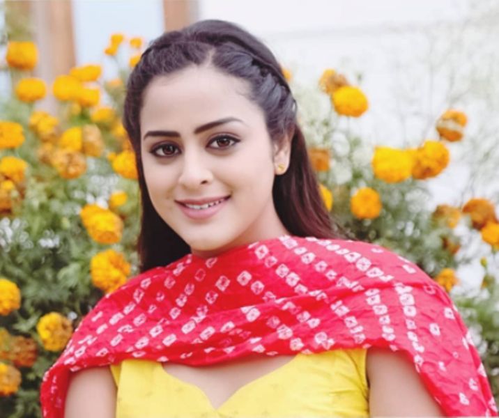 Yamini Singh Height, Age, Boyfriend, Family, Biography & More »  StarsUnfolded