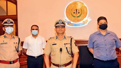 Hemant Nagrale taking the charge as the commissioner of Mumbai Police