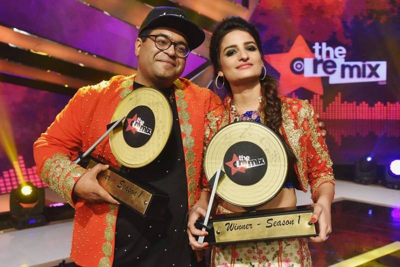 Rashmeet Kaur winning the title of 'The Remix' (2018) along with music producer Su Real