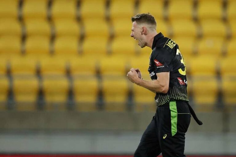 Riley Meredith (Cricketer) Height, Age, Girlfriend, Wife, Children ...