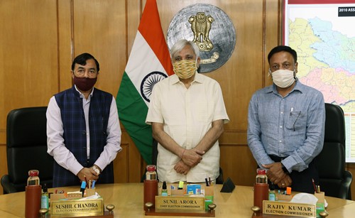 Sushil Chandra with Rajiv Kumar And former CEC Sunil Arora