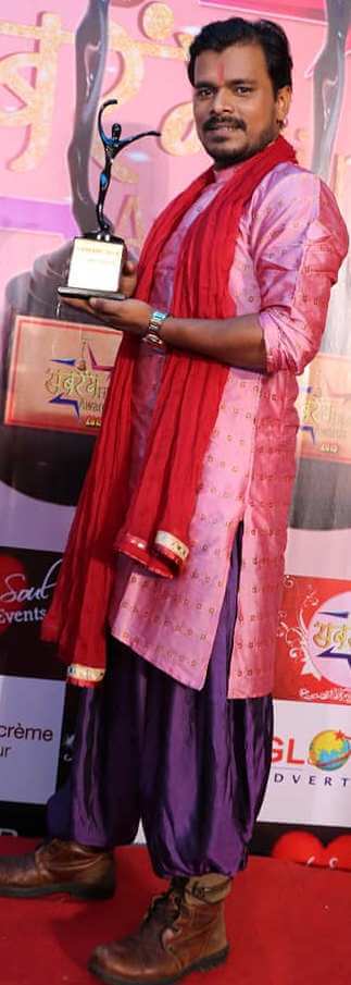 Pramod Premi Yadav Received Best Debut Actor Award For Bhojpuri Film Chana Jor Garam