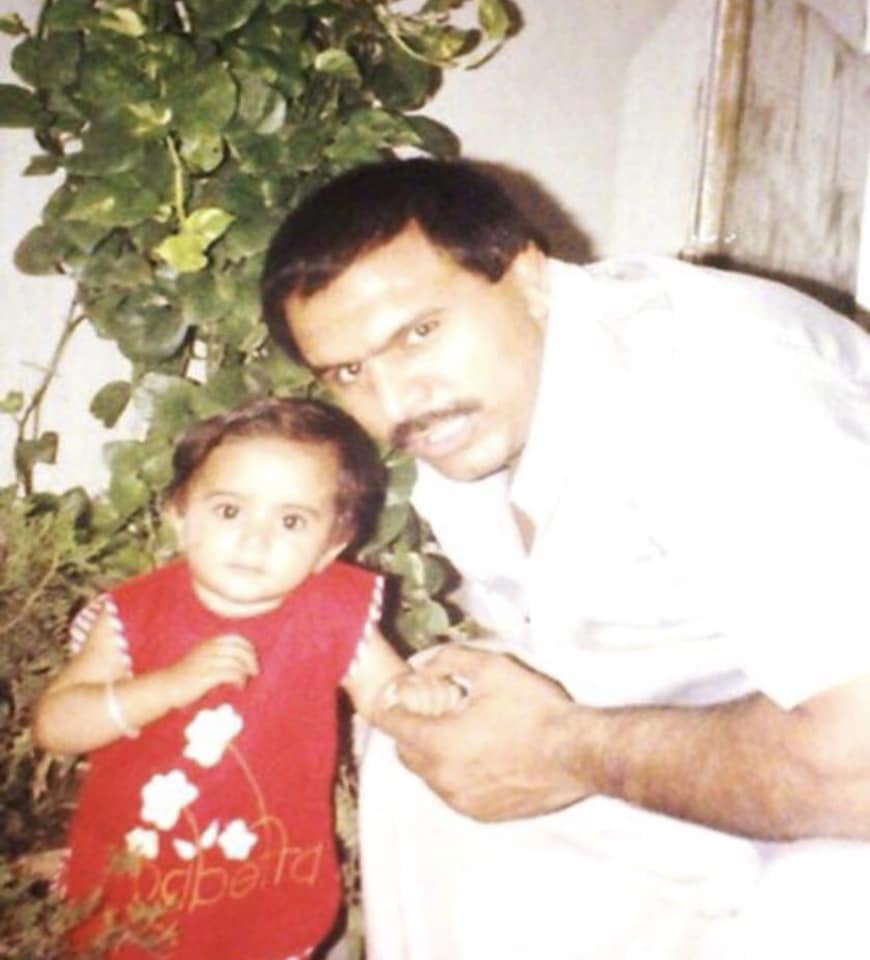 Savi Kumar's childhood photo with her father