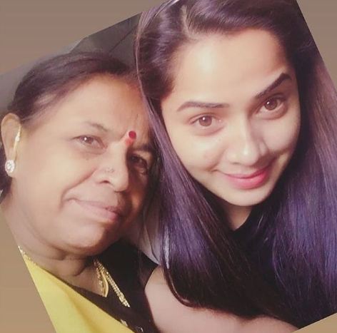 Shobha Shetty and her mother