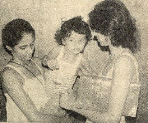 Smita Patil with her two sisters 