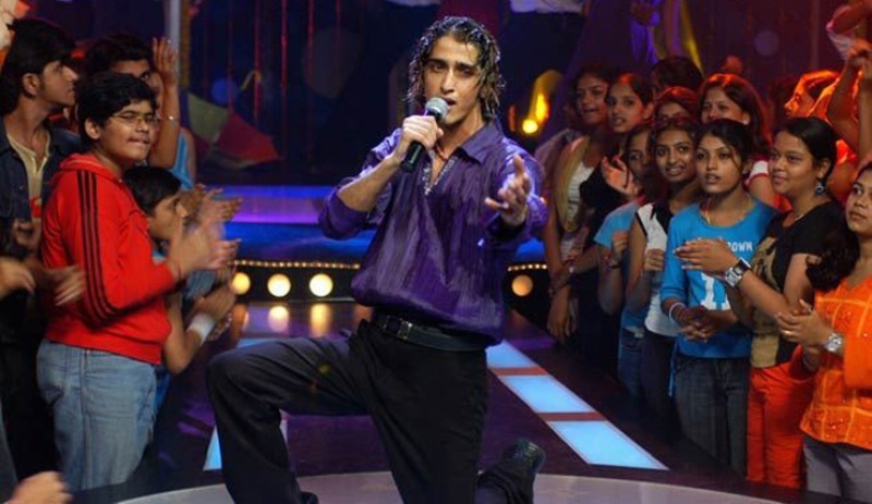 Qazi Touqeer performing in Fame Gurukul